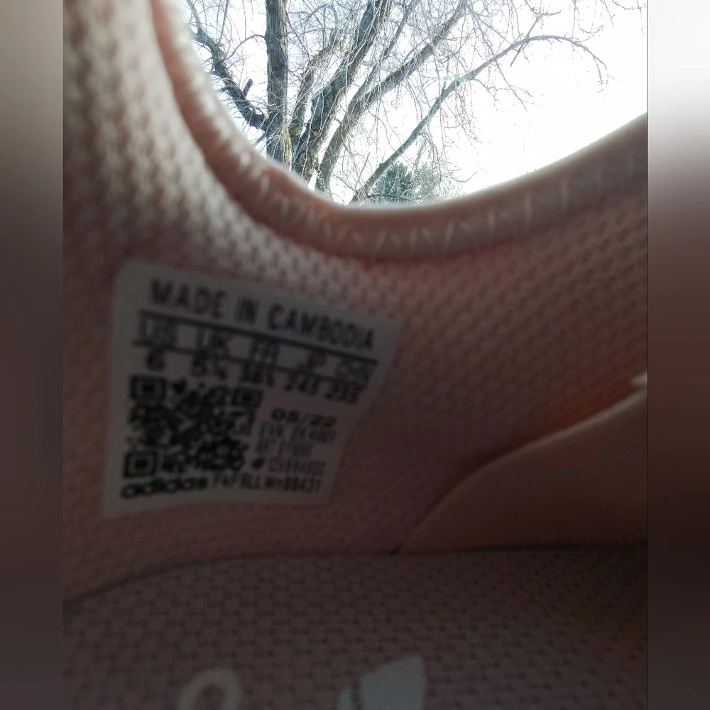 adidas Women’s Light Pink Sneakers